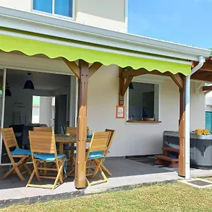 Lovado Avec Jacuzzi Hébergement de vacances Saint-Francois (Grande-Terre)